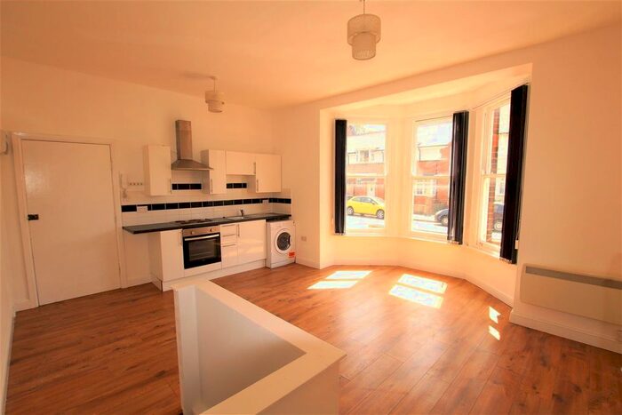1 Bedroom Flat To Rent In Clarendon Park Road, Leicester, LE2