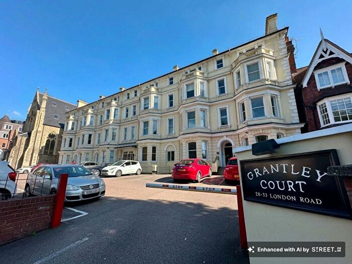 2 Bedroom Flat For Sale In London Road, Grantley Court, TN1