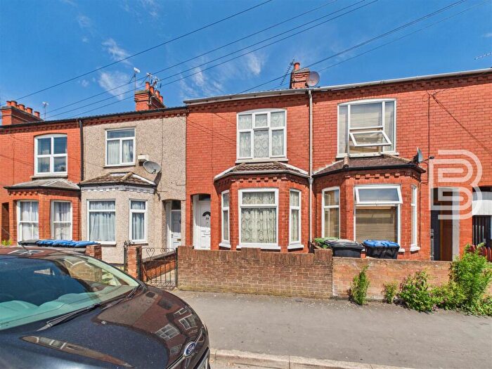 3 Bedroom Terraced House For Sale In Craven Road, Rugby, CV21