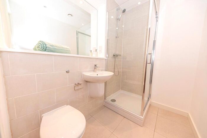 3 Bedroom Flat To Rent In The Gateway, Trafford Road, Salford, M5