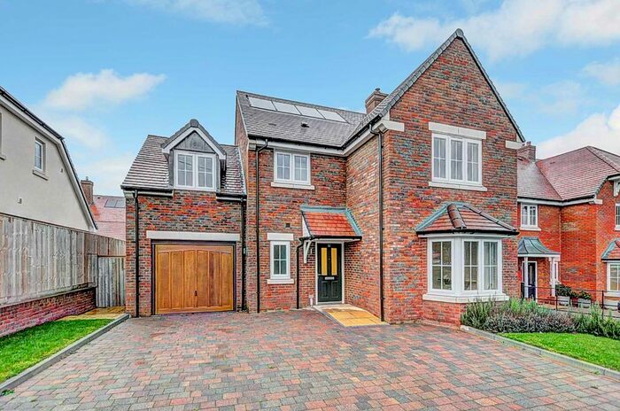 4 Bedroom Detached House For Sale In Picts Lane, Princes Risborough HP27