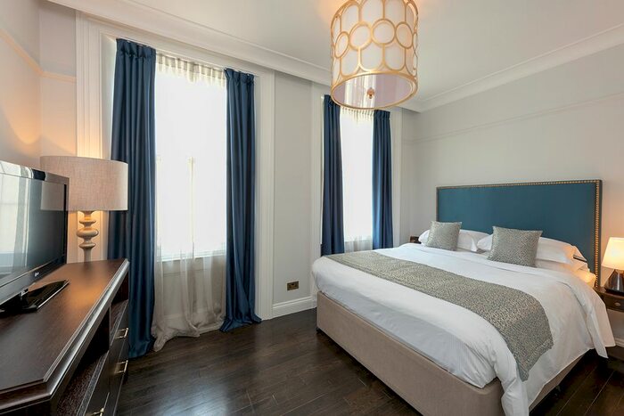 3 Bedroom Flat To Rent In Prince Of Wales Terrace, London, W8