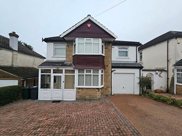 4 Bedroom Detached House To Rent In Branksome Crescent, Bradford, BD9