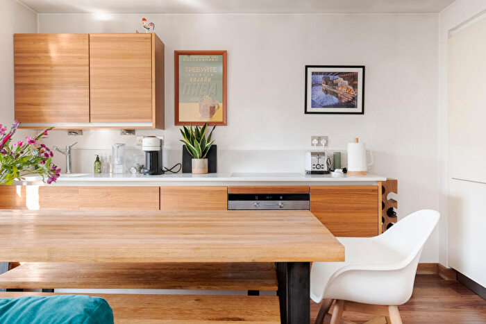 2 Bedroom Flat For Sale In Albion Drive, London, E8