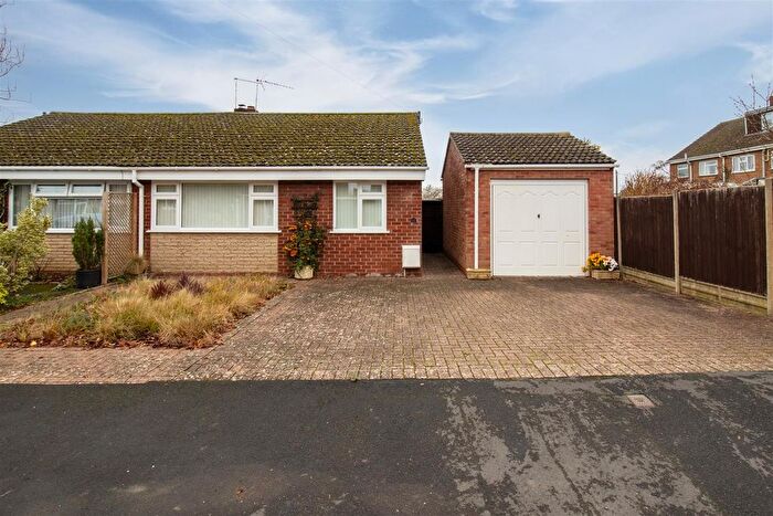 2 Bedroom Semi-Detached Bungalow For Sale In Hillyard Road, Southam, CV47