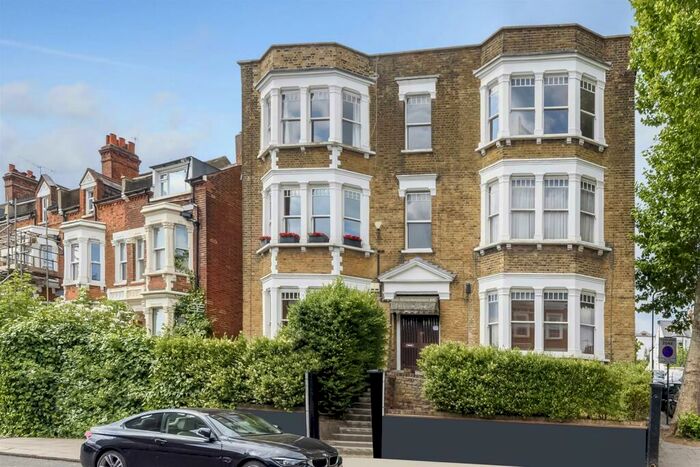 4 Bedroom Flat To Rent In Mill Lane, London, NW6