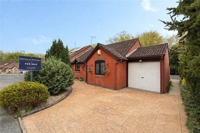 2 Bedroom Bungalow For Sale In Nutfield Road, Rownhams, Southampton, Hampshire, SO16
