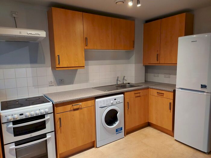 2 Bedroom Flat To Rent In Grover Close, Hemel Hempstead, HP2