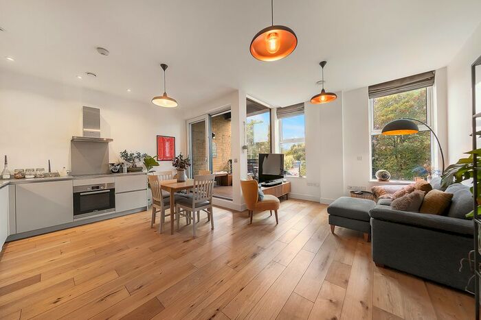 2 Bedroom Flat To Rent In Castle House, London, E9