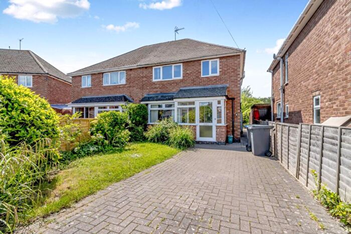 3 Bedroom Semi-Detached House For Sale In Burns Road, Leamington Spa, CV32