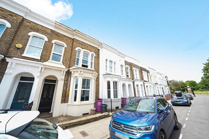 4 Bedroom Terraced House To Rent In Clinton Road, London, E3