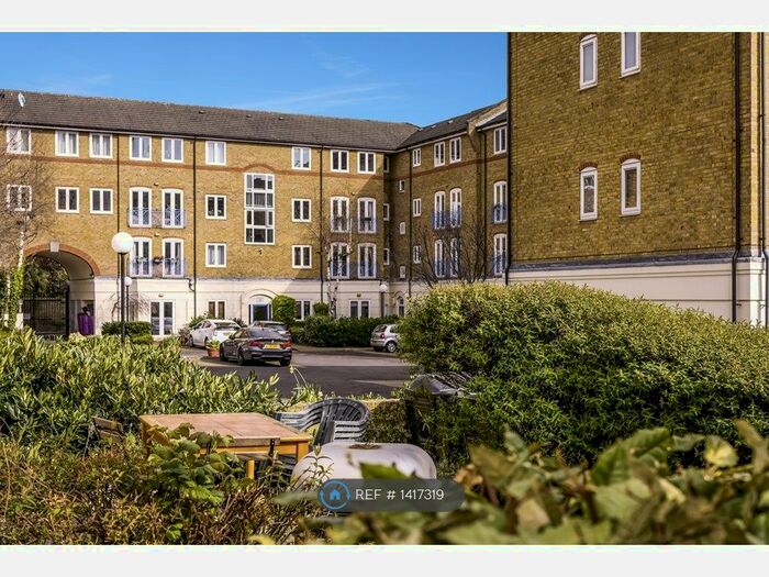 2 Bedroom Flat To Rent In City Walk, London, E2