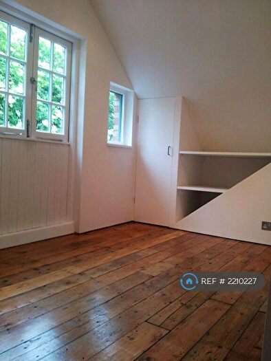 2 Bedroom Detached House To Rent In Torr Road, London, SE20