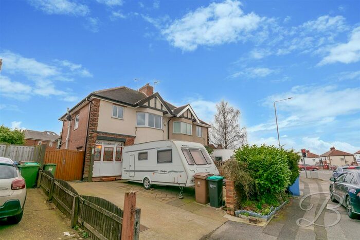 3 Bedroom Semi-Detached House To Rent In Eakring Road, Mansfield, NG18
