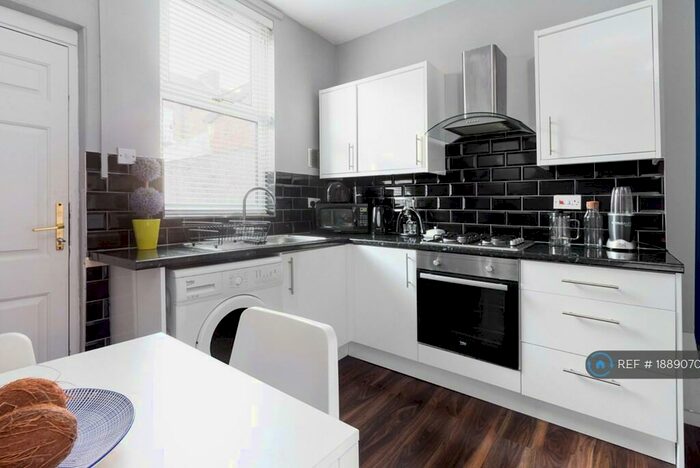 2 Bedroom Terraced House To Rent In Thornfield Street, Salford, M5