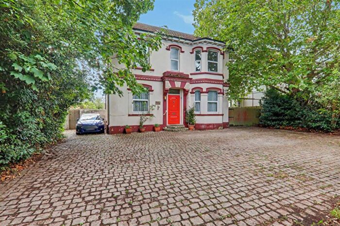 7 Bedroom Detached House For Sale In Chesswood Road, Worthing, BN11