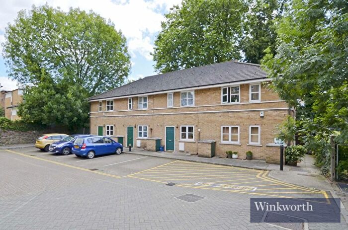 1 Bedroom Flat To Rent In Brand Close, Finsbury Park, N4