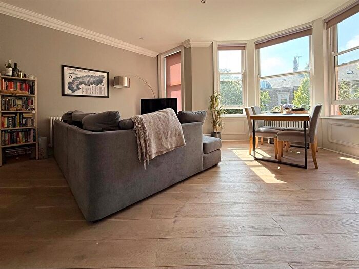 2 Bedroom Flat To Rent In West Avenue, Gosforth, Newcastle Upon Tyne, NE3
