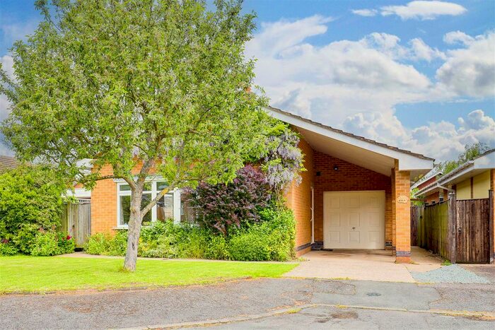 3 Bedroom Detached Bungalow For Sale In Pinfold Close, Woodborough, Nottinghamshire, NG14