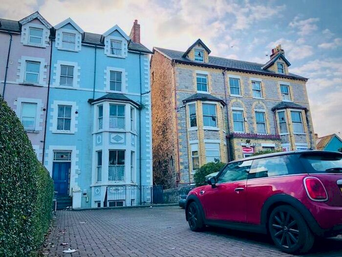 1 Bedroom Apartment To Rent In Bay View Road, Colwyn Bay, LL29