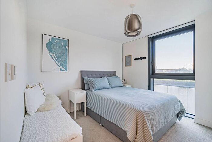 1 Bedroom Flat To Rent In Churchyard Row, Elephant And Castle, London, SE11