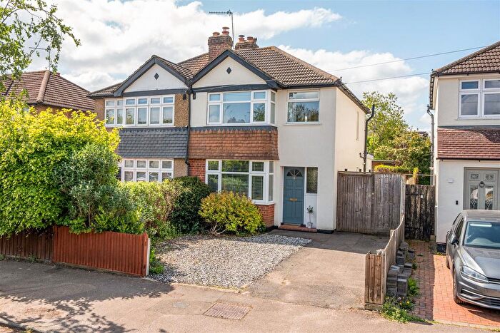 3 Bedroom Semi-Detached House For Sale In Barton Way, Croxley Green, WD3