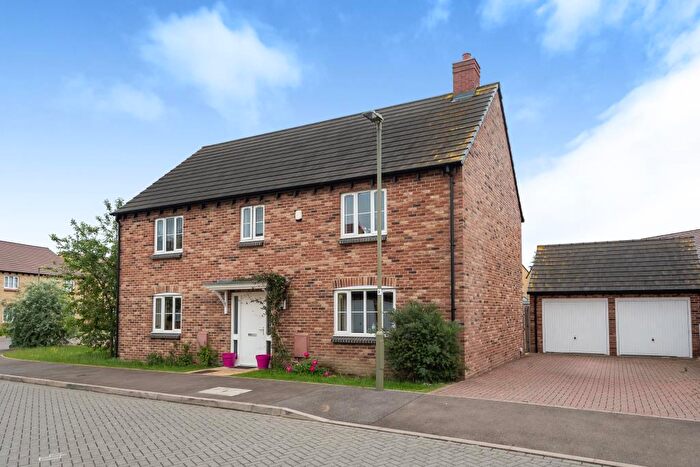 4 Bedroom Detached House To Rent In Sutton Courtenay, Oxfordshire, OX14