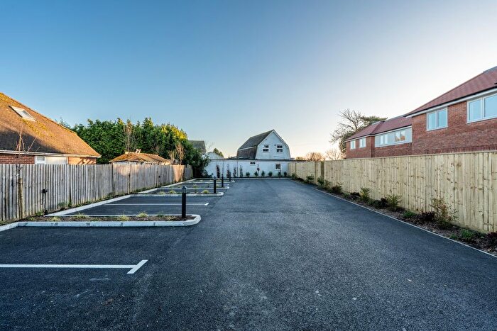 4 Bedroom Semi-Detached House To Rent In Lodge Road, Lymington, Hampshire, SO41