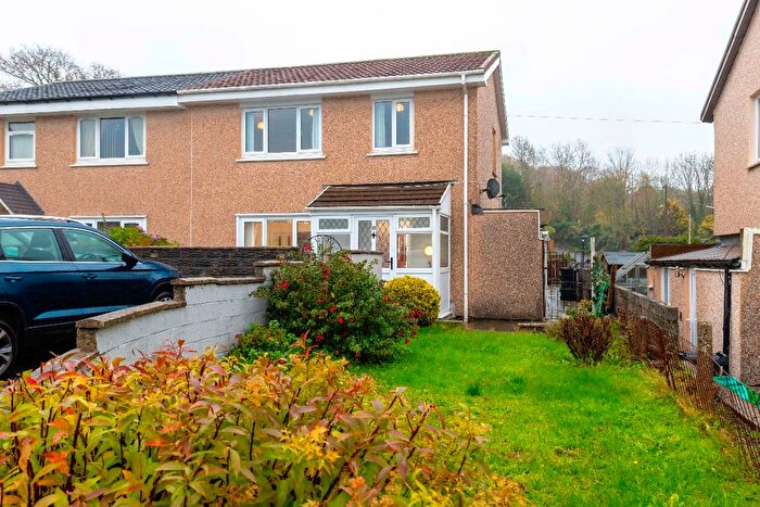 3 Bedroom Semi Detached House For Sale In Cherry Tree Way, Trelewis, Treharris, CF46