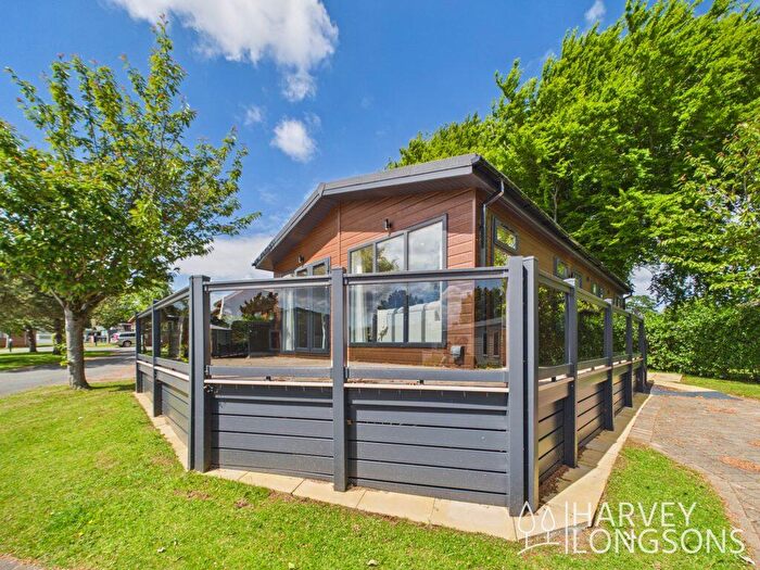 3 Bedroom Park Home For Sale In Plas Coch Country And Leisure Retreat, LL61