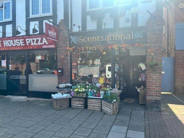 1 Bedroom Flat To Rent In Swakeleys Road, Ickenham, Uxbridge, UB10