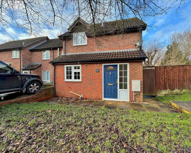 2 Bedroom End Of Terrace House To Rent In Lindsay Drive, Abingdon, OX14