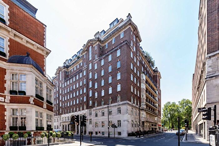 2 Bedroom Flat To Rent In Park Street, Mayfair, W1K