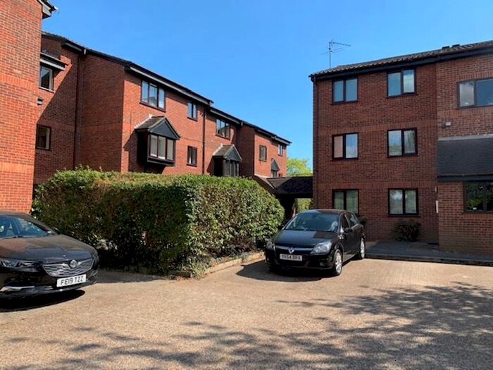1 Bedroom Flat To Rent In Blacksmiths Close, Chadwell Heath, Romford, RM6