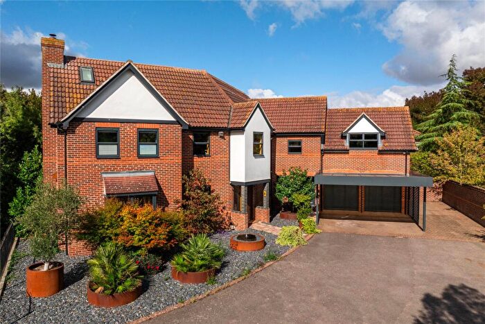5 Bedroom Detached House For Sale In Landsborough Gate, Willen, Milton Keynes, Buckinghamshire, MK15