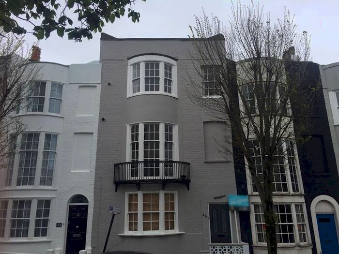 1 Bedroom Flat To Rent In Egremont Place, Brighton, Gb., BN2