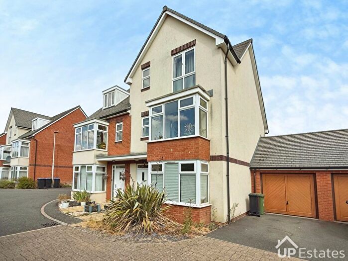 4 Bedroom Semi-Detached House To Rent In Lyttelton Close, Rugby, CV21