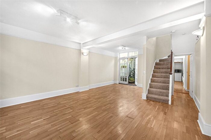 3 Bedroom Mews To Rent In Linhope Street, Marylebone, London, NW1