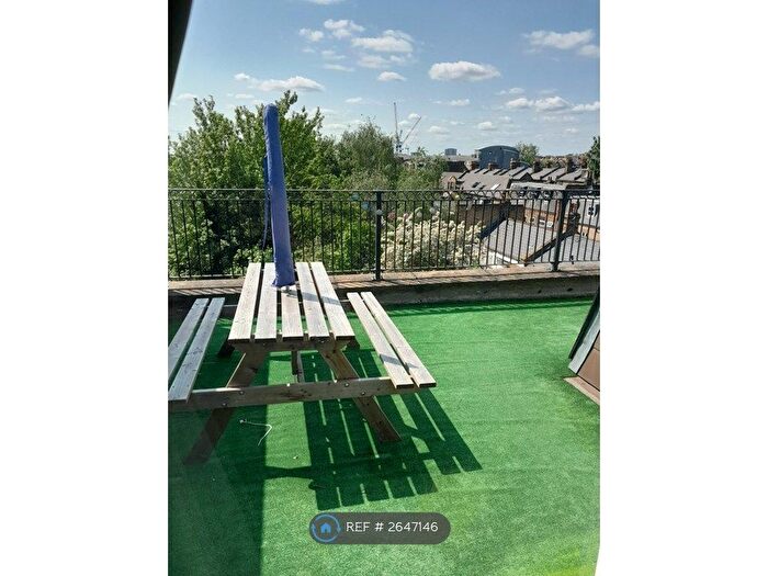 Studio To Rent In Finchley Road, London, NW3