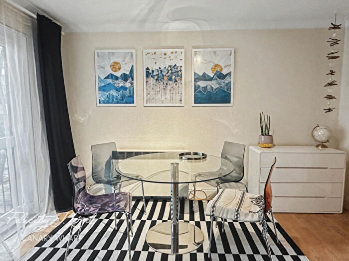 2 Bedroom Apartment To Rent In East Ferry Road, London, E14