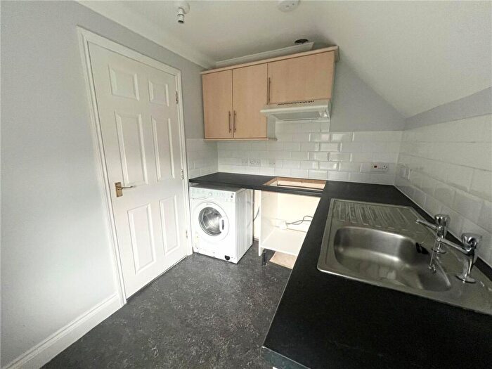 Studio To Rent In High Street, West End, Southampton, Hampshire, SO30