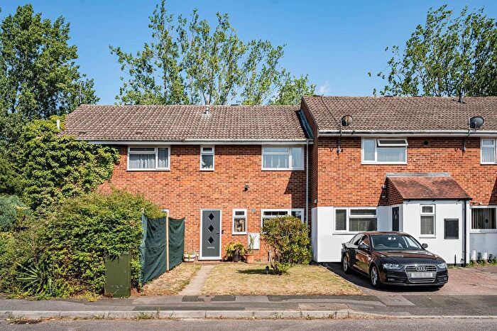 3 Bedroom Terraced House For Sale In Arnfield Moor, Swindon, SN3