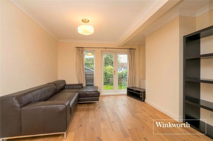 3 Bedroom Semi-Detached House To Rent In Howcroft Crescent, London, N3