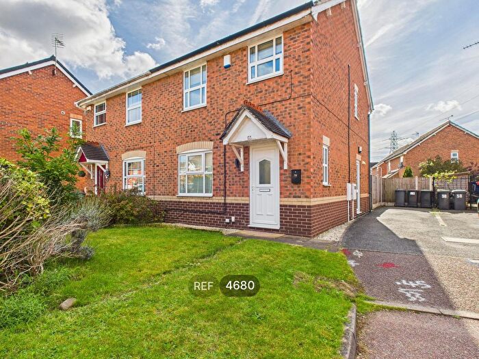 3 Bedroom Semi-Detached House To Rent In , Lonsdale Drive, Nottingham, NG9