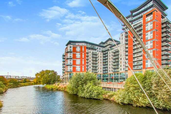 2 Bedroom Flat To Rent In Riverside Way, Leeds, West Yorkshire, LS1