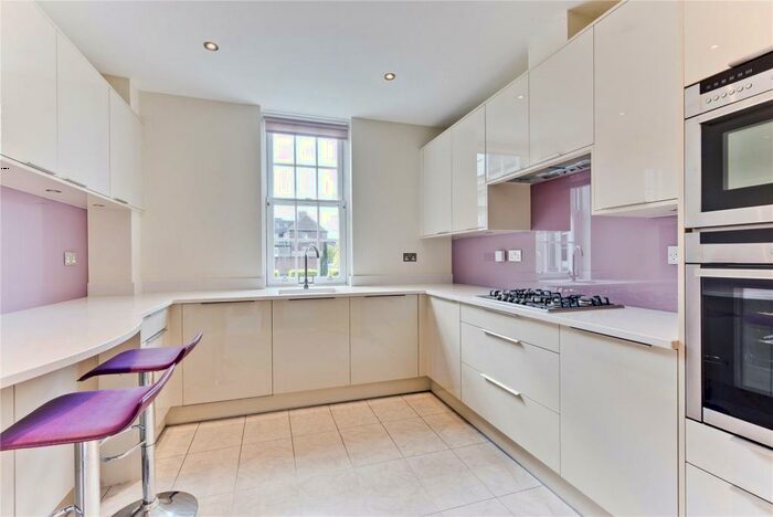 2 Bedroom Apartment To Rent In High Street, Esher, Surrey, KT10