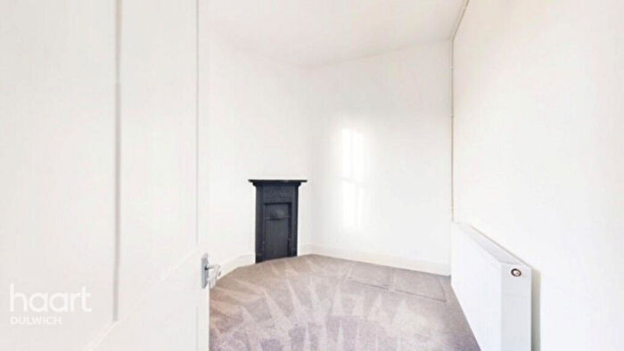 4 Bedroom Flat To Rent In Coldharbour Lane, London, SE5