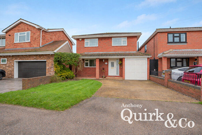 4 Bedroom Detached House For Sale In Crescent Road, Canvey Island, SS8