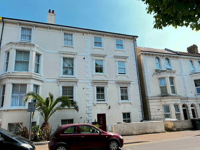 2 Bedroom Flat To Rent In Pevensey Road, Eastbourne, East Sussex, BN21