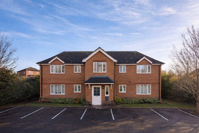 1 Bedroom Flat For Sale In Aragorn Court, Guildford, GU2